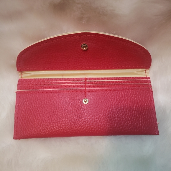 Simple Red Wallet - Picture 3 of 3